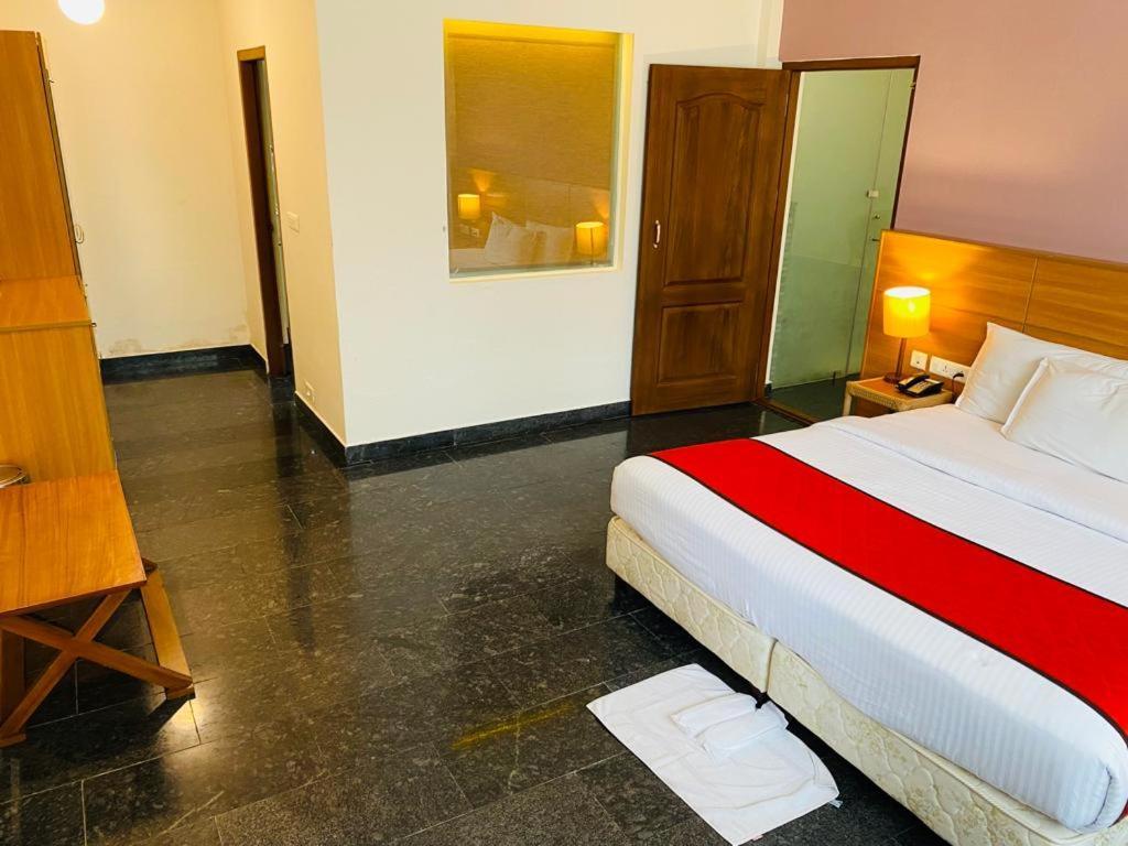 Peppervine Hotel Thekkady Esterno foto