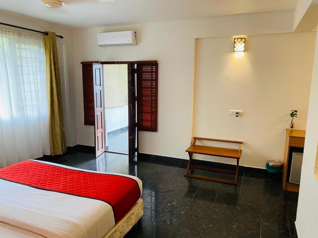 Peppervine Hotel Thekkady Esterno foto